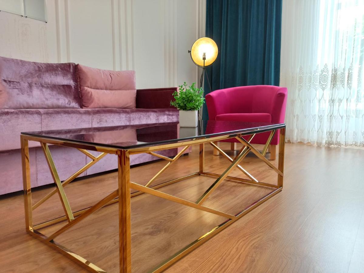 Elegant Lux Apartment In Central Square Moekatsjeve Buitenkant foto